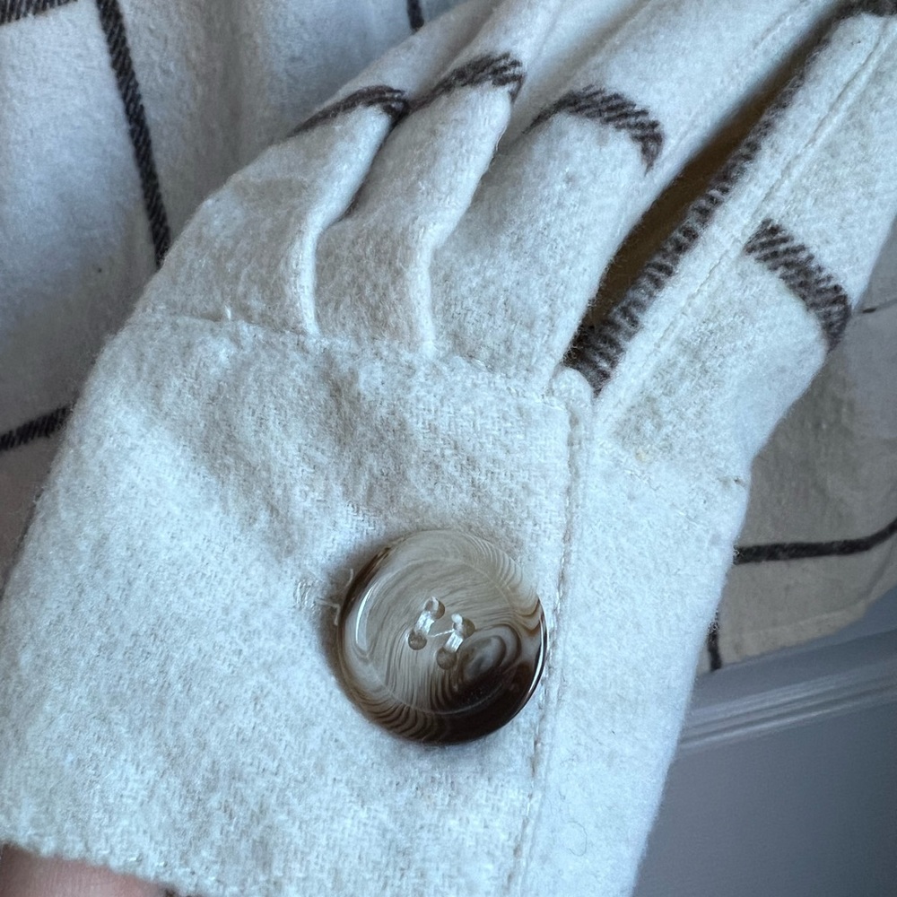 Nwt Shacket - image 5